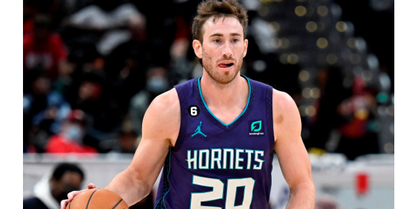 Gordon Hayward kamppailee hyvittääkseen Charlotte Hornetsin ystävällisyyden